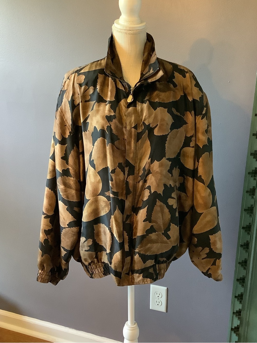 Vintage Coaco Women's Leaf-Print Silk Bomber Jacket- Size XL